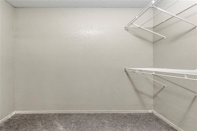 Building Photo - 932 S Curtis Ave