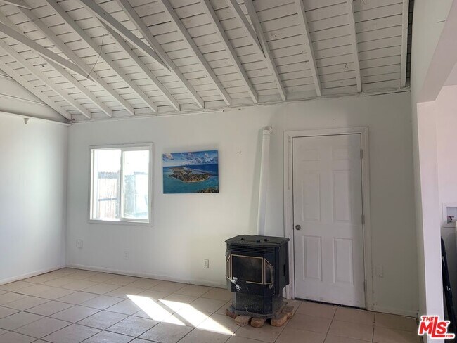 Building Photo - 4908 Fort Tejon Rd