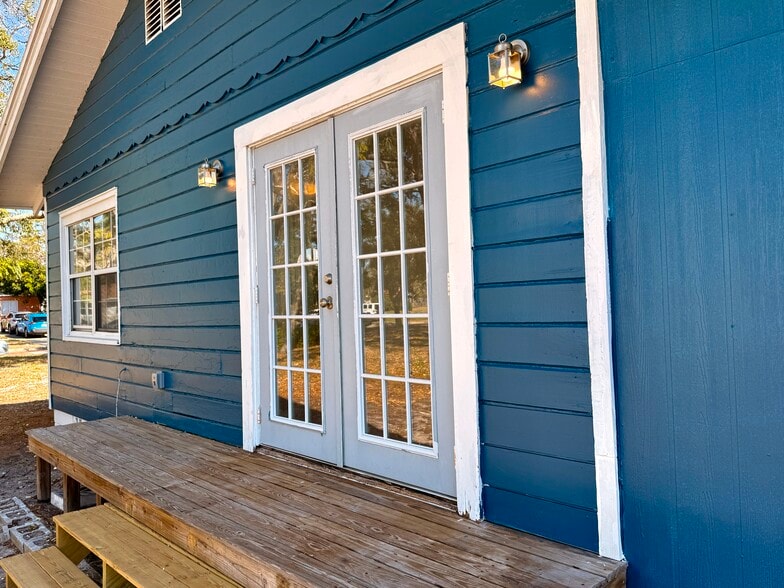 Building Photo - 7220 1st Ave N