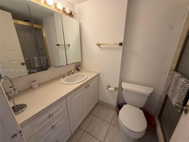 Building Photo - 18051 Biscayne Blvd