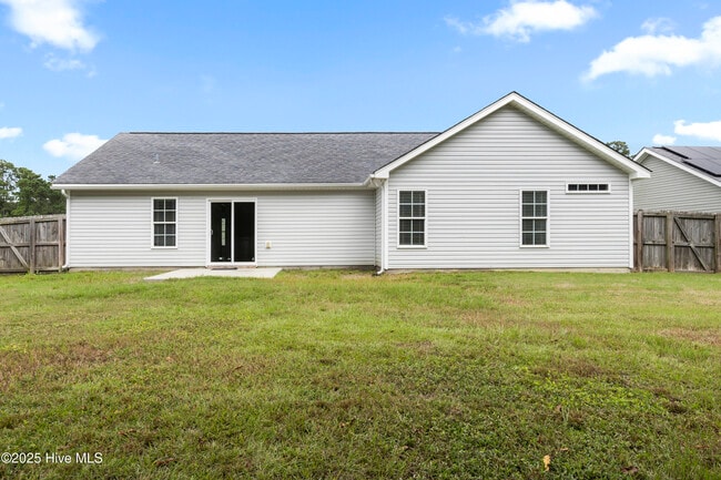 Building Photo - 216 Jasmine Ln