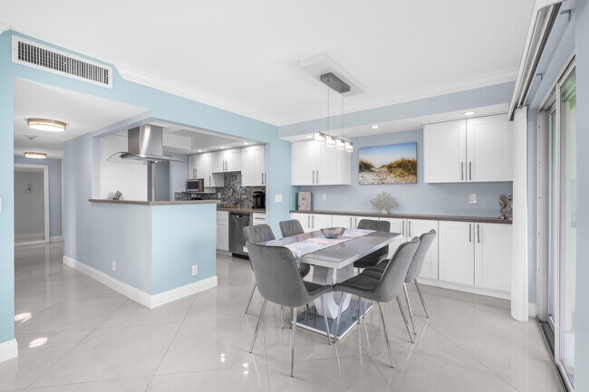 Building Photo - 950 Ponce De Leon Rd