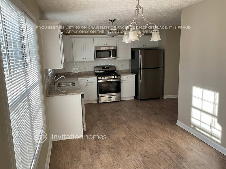 Building Photo - 4622 Insdale Dr NW