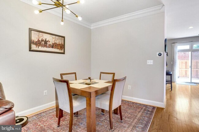Building Photo - 906 Slaters Ln