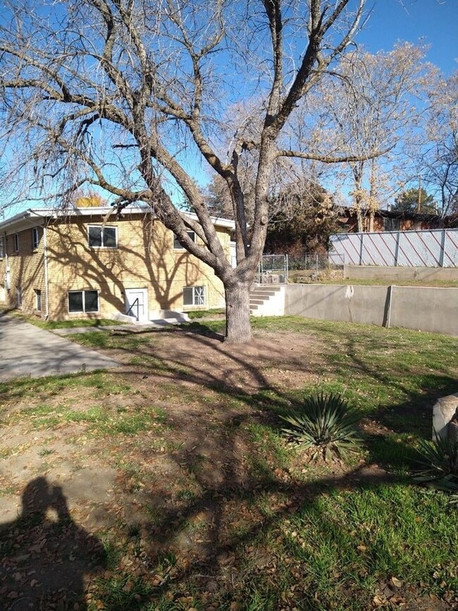 Building Photo - Coming soon!! Fresh & clean large Roy Home...