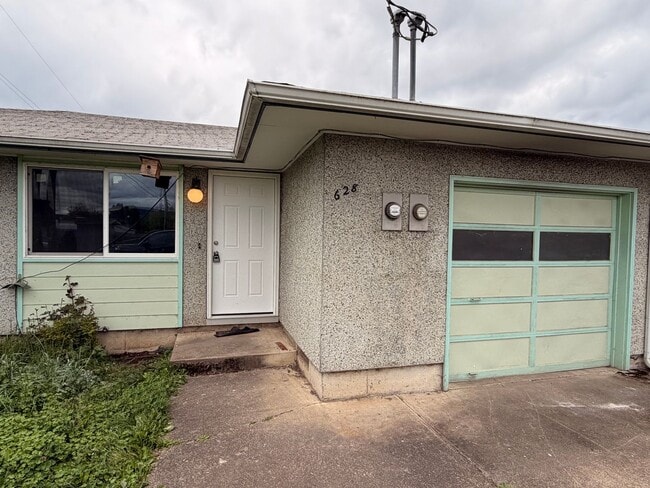 Building Photo - 2-Bedroom 1-Bathroom Duplex in Springfield