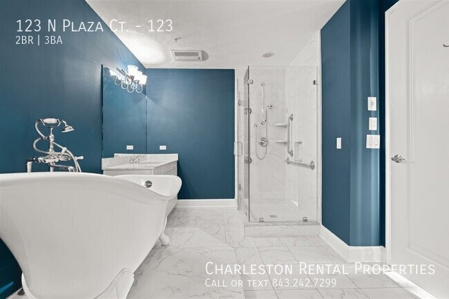 Building Photo - 123 N Plaza Ct