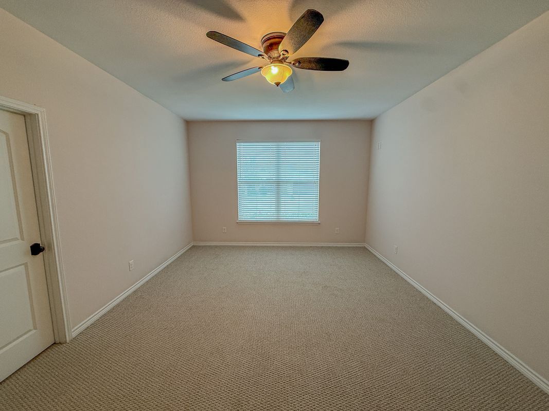 Building Photo - 300 Western Sky Trail