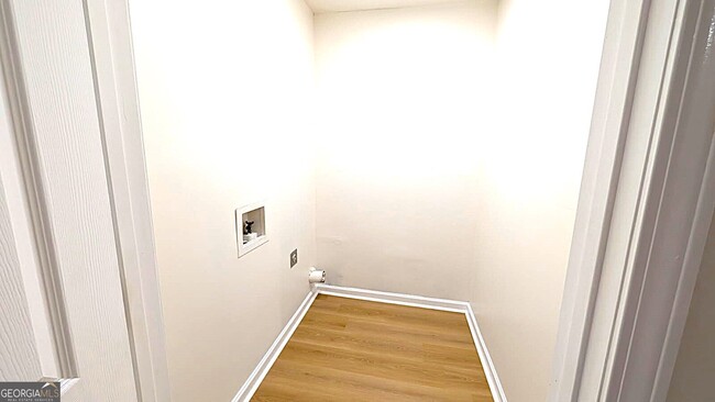 Building Photo - 1917 Baker Rd NW