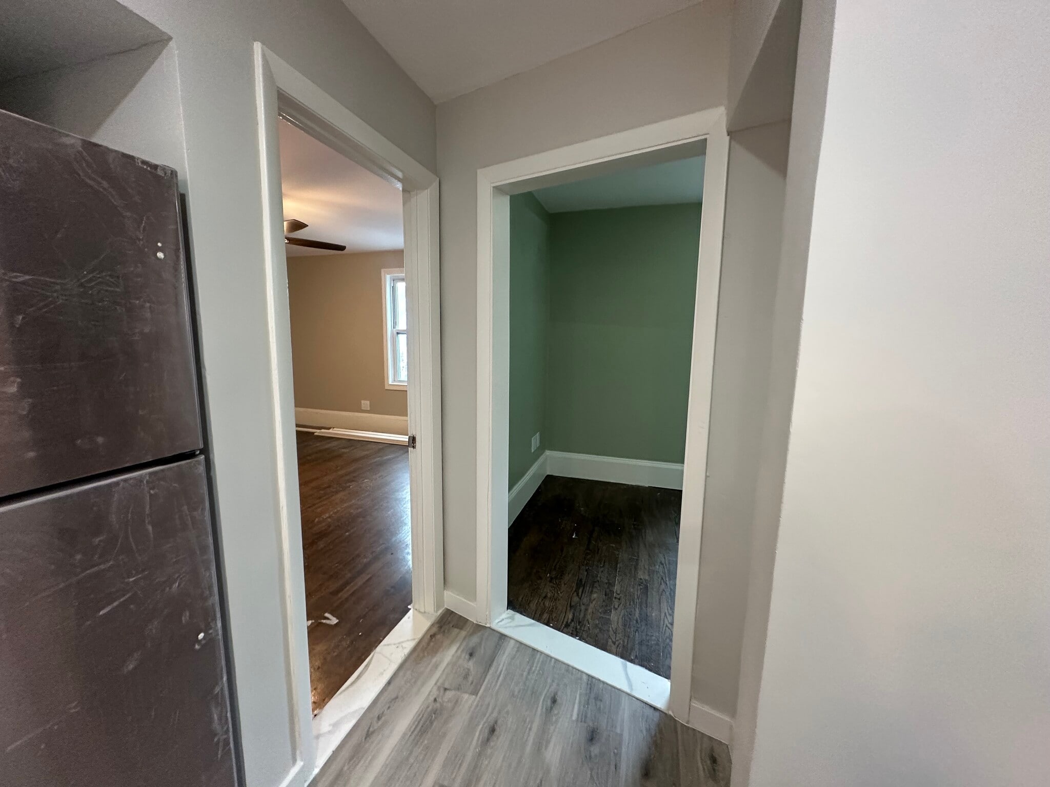 Building Photo - 13 Gladstone St