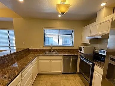 Building Photo - "Charming 2-Bed, 2-Bath Retreat in the Heart of Santa Clara!"