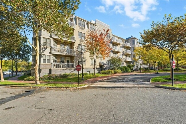 Building Photo - 4 Constellation Pl