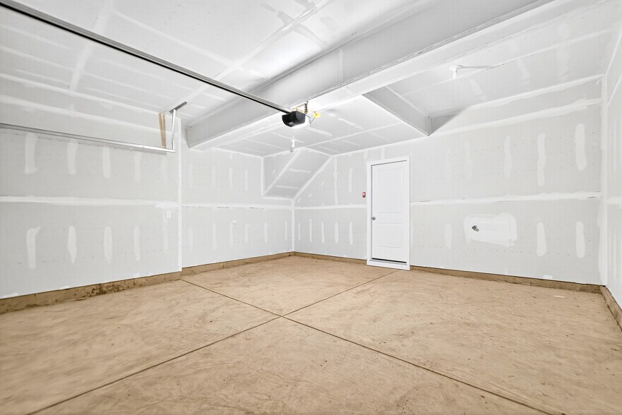 Building Photo - 600 Dana Dr