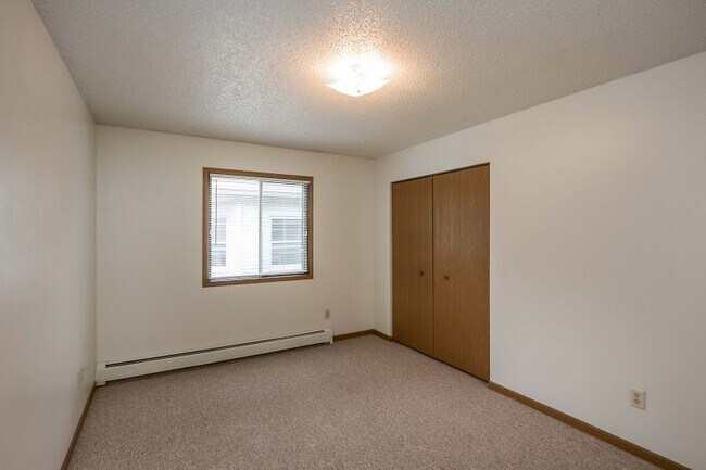 Building Photo - 625 S Clinton St