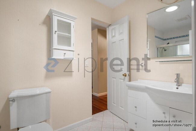 Building Photo - 10609 Creston Dr