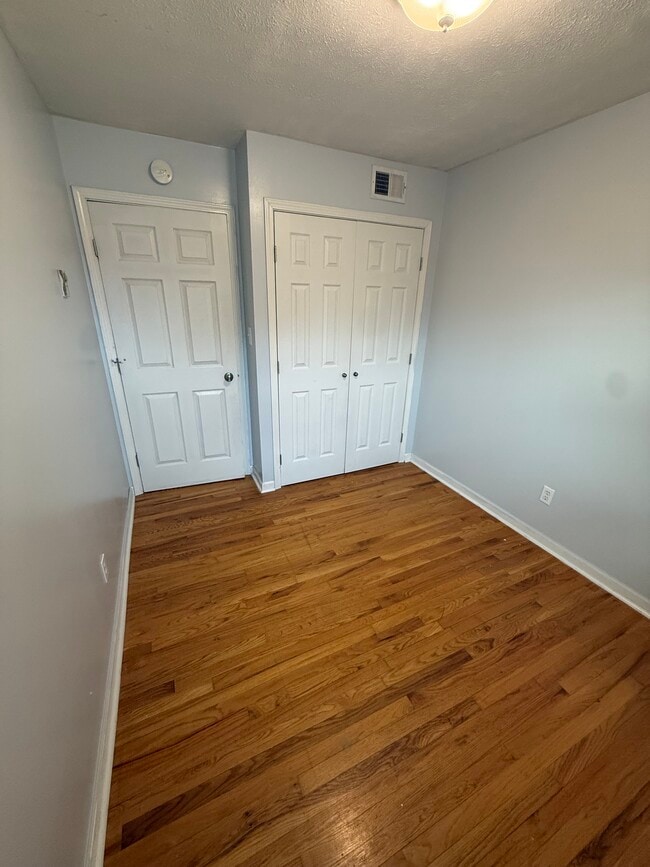 Building Photo - 1815 Tennyson Dr