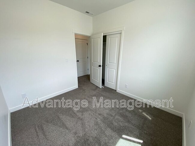 Building Photo - 505 S 1040 W