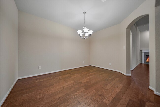 Building Photo - 25208 Forest Ledge Dr