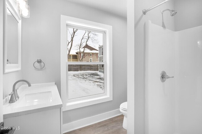 Building Photo - 103 E High St