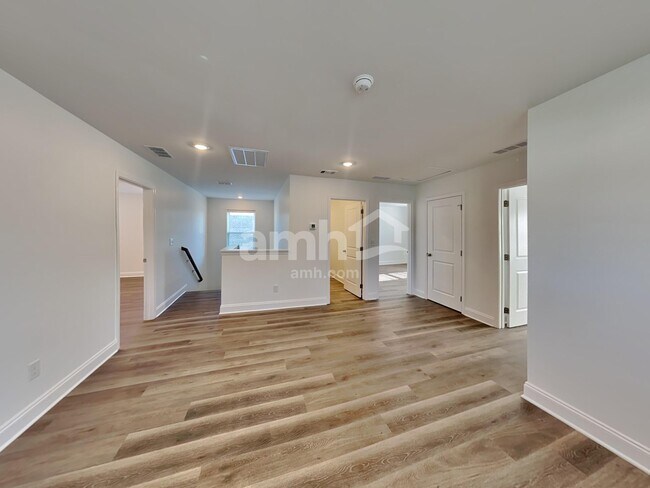 Building Photo - 210 Argea Dr