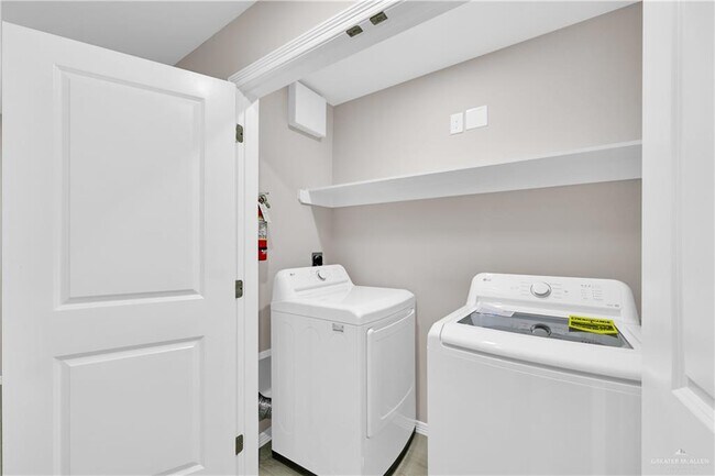 Building Photo - 15 N 23rd St