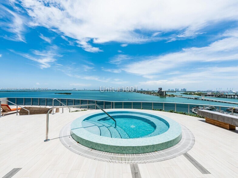 Building Photo - 488 NE 18th St