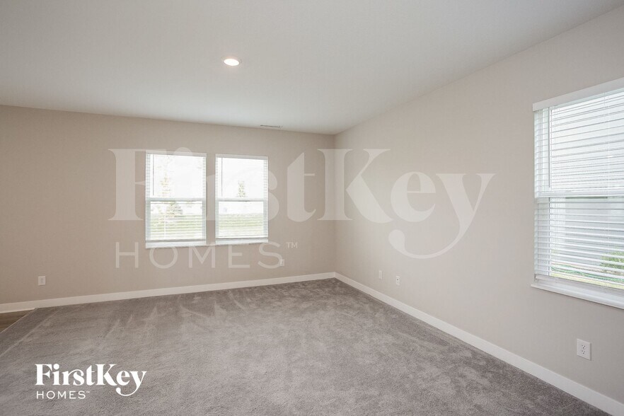 Building Photo - 6436 Stokes Ave