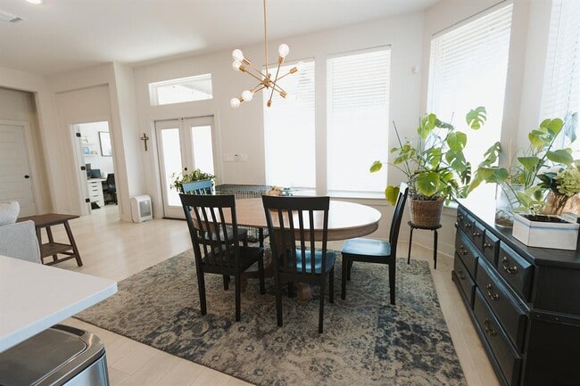 Building Photo - 808 Karst Cv