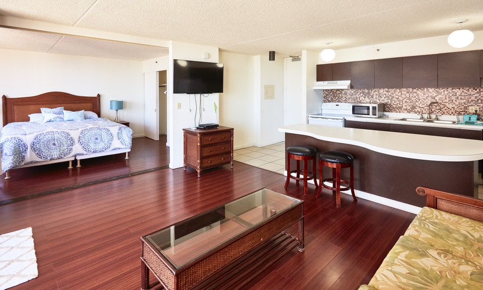 Main Living Area with Hardwood Floors - 201 ?Ohua Ave