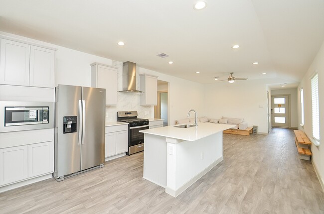 Building Photo - 2804 Wingmore Ln