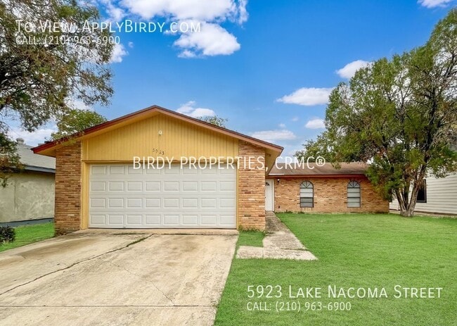 Primary Photo - *4 Bed, 2 Bath Home Located in Lakeside**