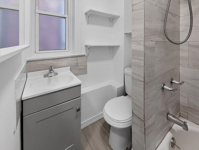 Building Photo - 352 Avenue C