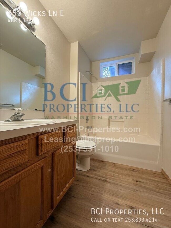 Building Photo - 653 Wicks Ln E