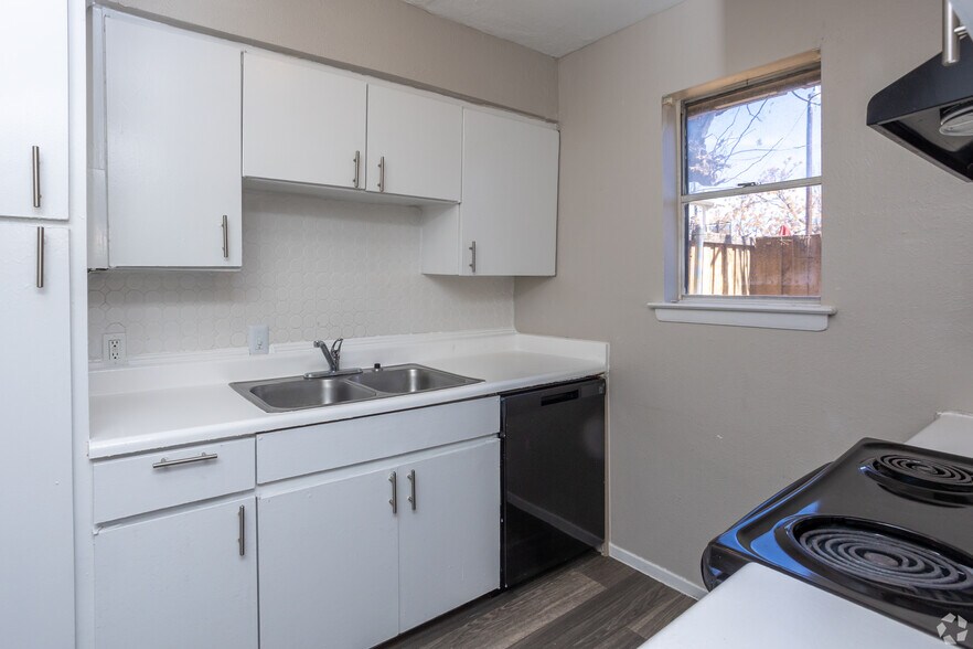 Building Photo - 1437 Cavender Dr