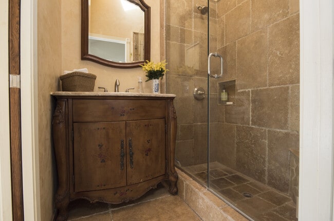 Granited Bath - 11715 Kling St