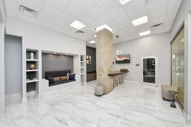 Building Photo - 5925 Almeda Rd