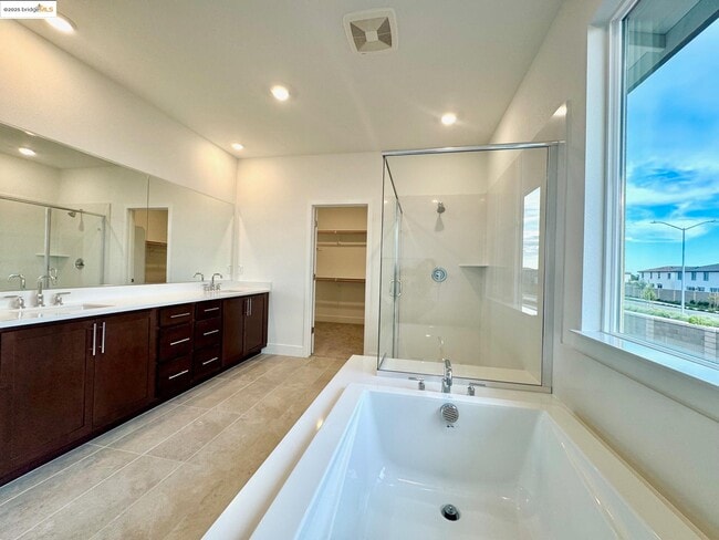 Building Photo - 2850 Talkeetna St
