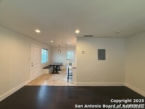 Building Photo - 2811 Woodbury Dr