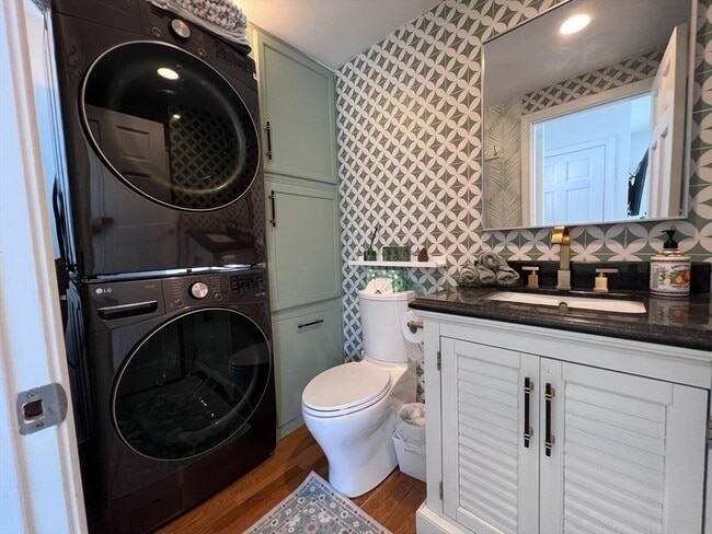 Building Photo - 98 E Border Rd