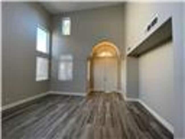 Building Photo - Beautiful Remodeled 2 Story Home in Seven ...