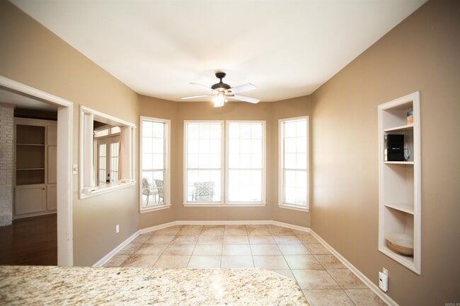 Building Photo - 808 Cartier Ln