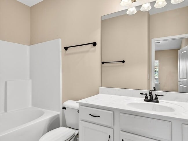 Building Photo - 110 Velena St