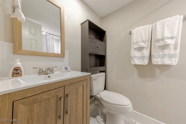 Building Photo - 4605 Bayshore Dr