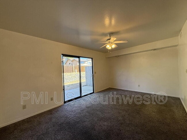 Building Photo - 9560 E Lakeshore Dr