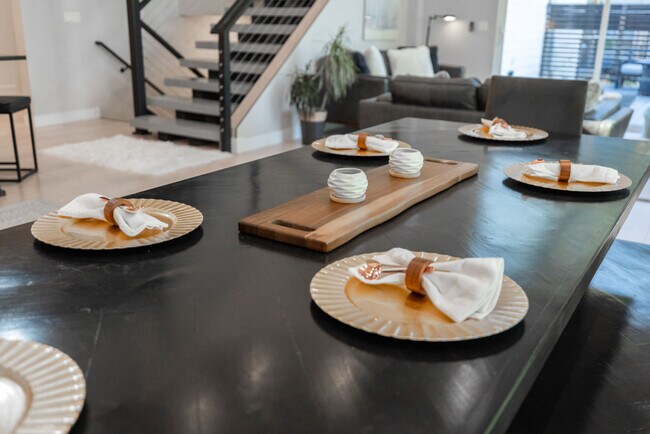 Building Photo - 255 Matterhorn Dr