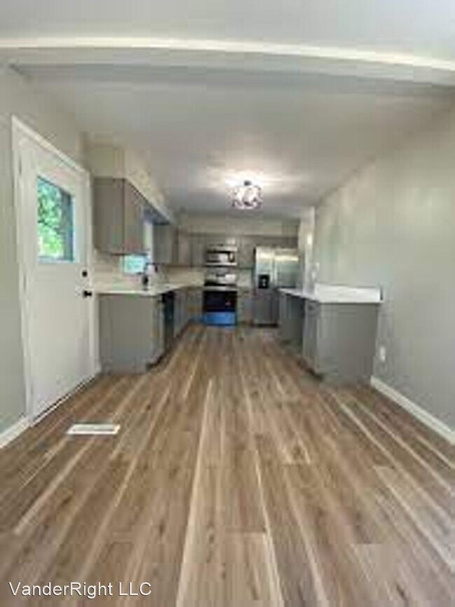 Building Photo - 3 br, 2.5 bath House - 2708 S Kiwanis Ave