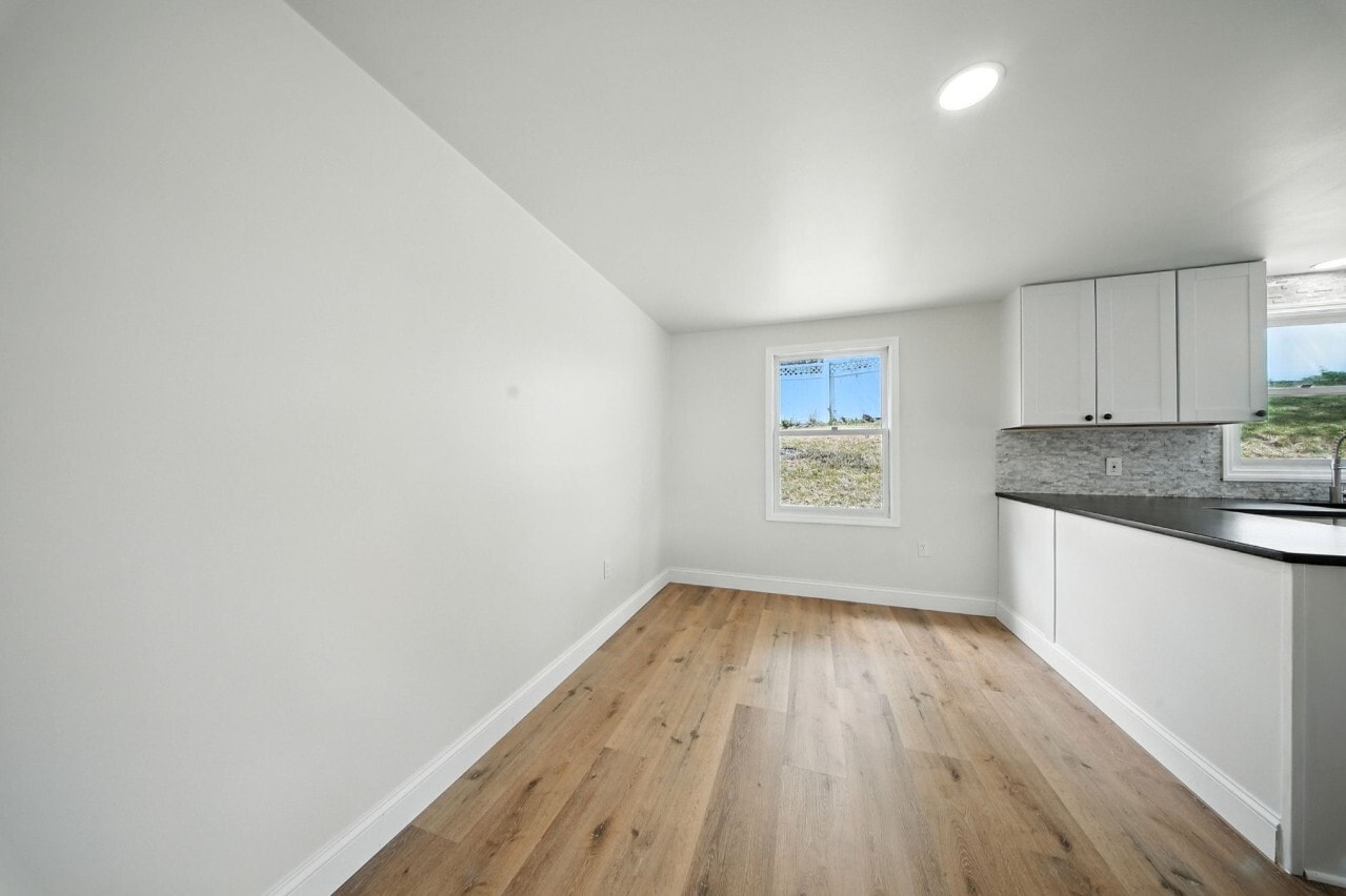 Building Photo - 155 Montgomery St