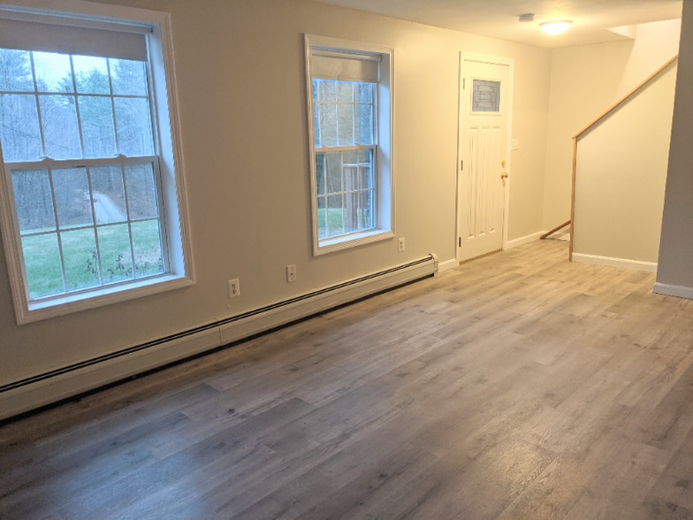 Building Photo - 623B River Rd