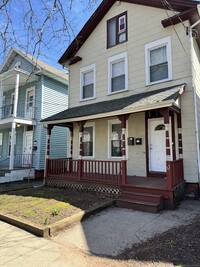 Building Photo - 67 Nash St