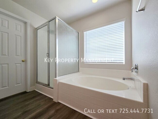 Building Photo - 8789 Ashley Park Ave